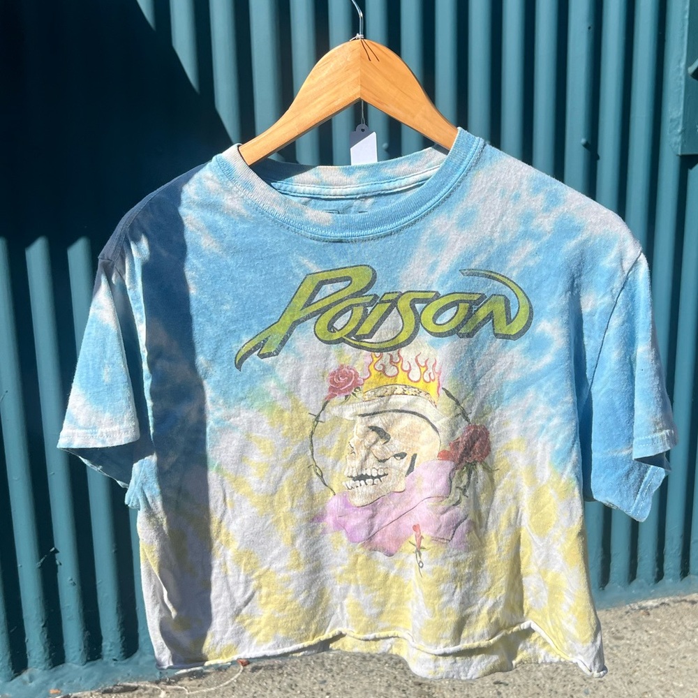Poison cropped tee shirt  M